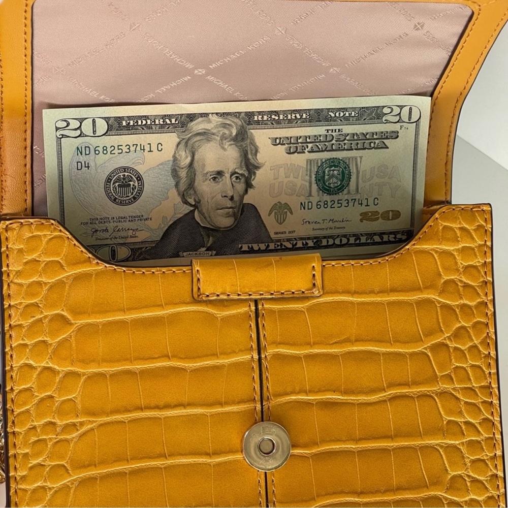 🌎MK crossbody bag - Picture 3 of 14
